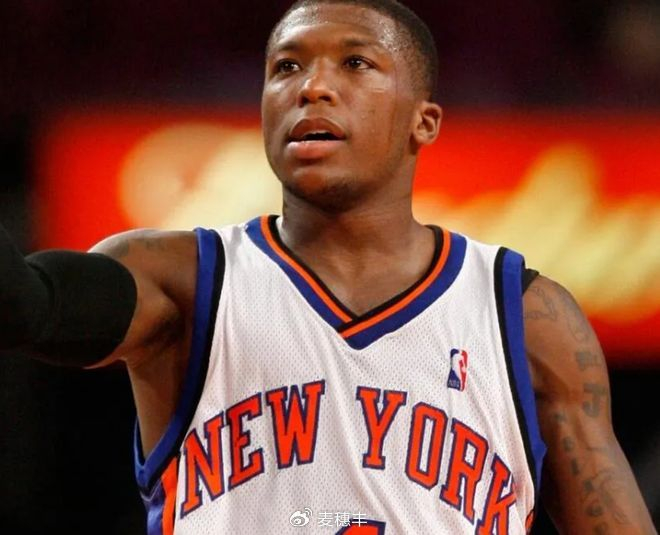 在线体育-终于完成换肾手术!重回扣篮大赛现场,他真的很励志|罗宾逊|NBA|波士顿凯尔特人队|米切尔-罗宾逊|菲尼克斯太阳队_新浪体育_新浪新闻