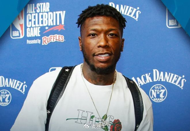 在线体育-终于完成换肾手术!重回扣篮大赛现场,他真的很励志|罗宾逊|NBA|波士顿凯尔特人队|米切尔-罗宾逊|菲尼克斯太阳队_新浪体育_新浪新闻