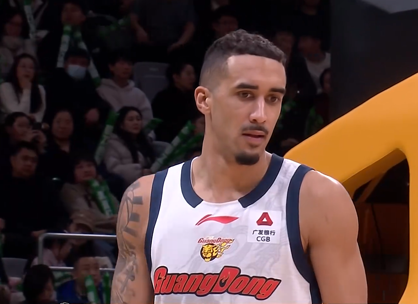 广东名记质疑CBA裁判:广东队做不行,为何其他球队做就可以